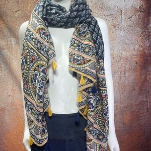 NWT Large Paisley Womens scarf